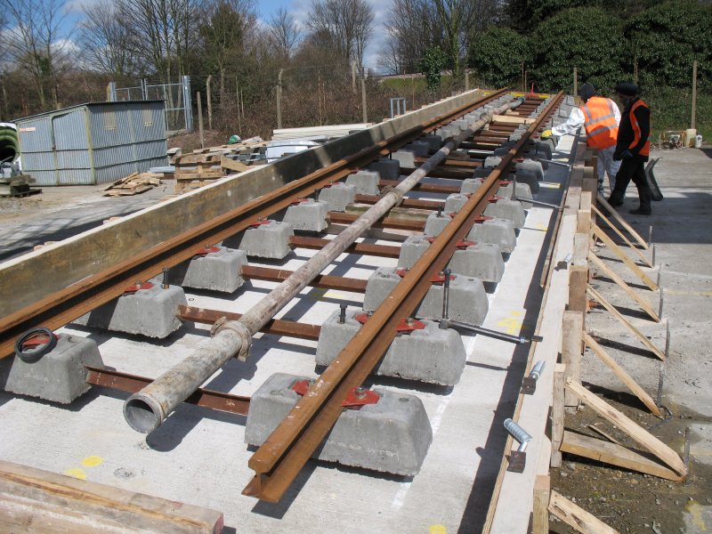 Setup of fibre reinforced concrete track slab trial pour
