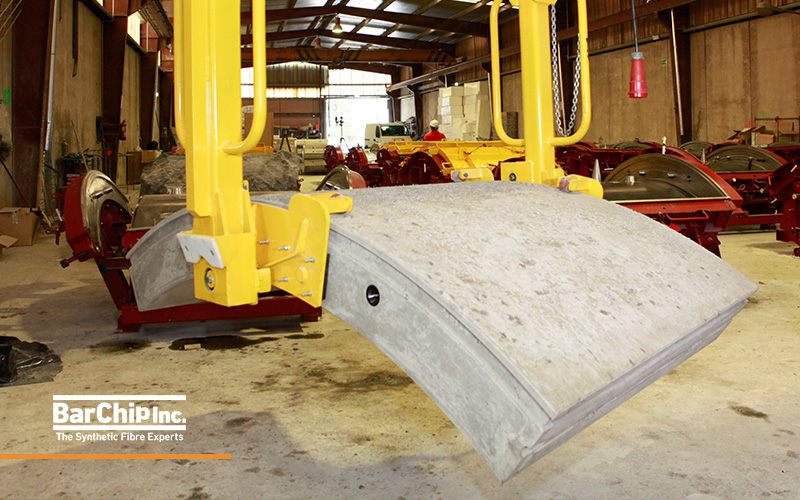 Demoulding a fibre reinforced precast tunnel segment for Santoña-Laredo Water Tunnel.